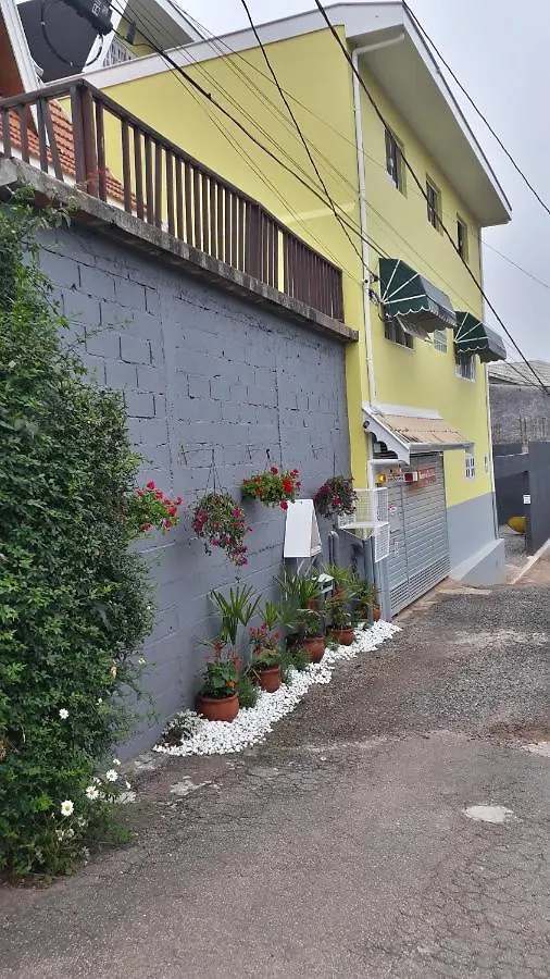 فندق مبيت وإفطار Suites Tia Stella Campos do Jordão البرازيل